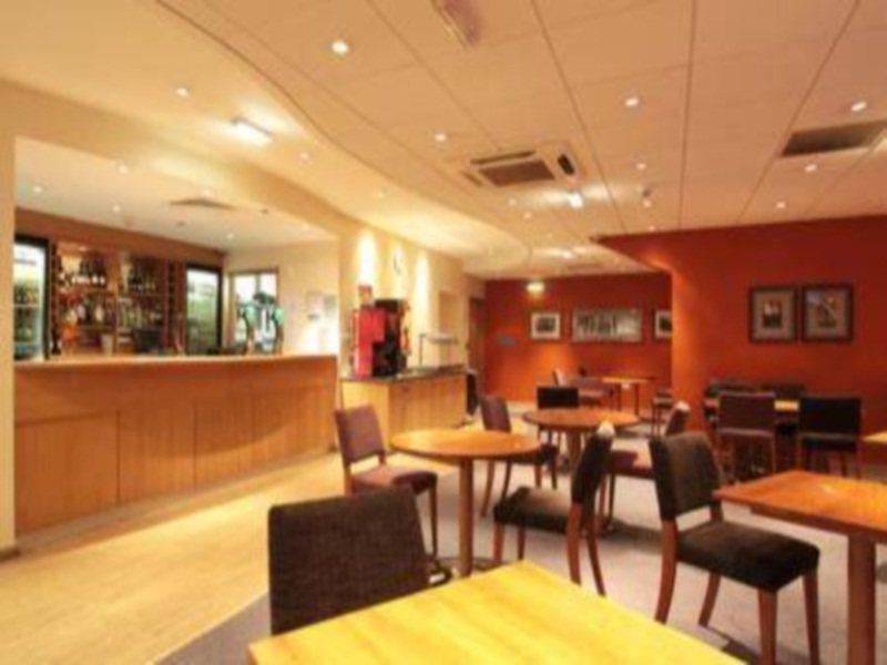 Travelodge Birmingham Central Broadway Plaza Exterior foto