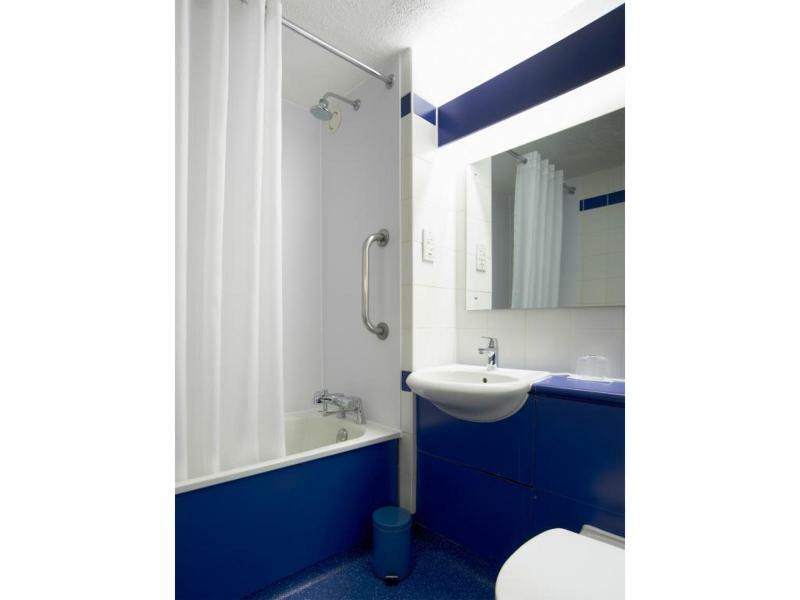 Travelodge Birmingham Central Broadway Plaza Exterior foto